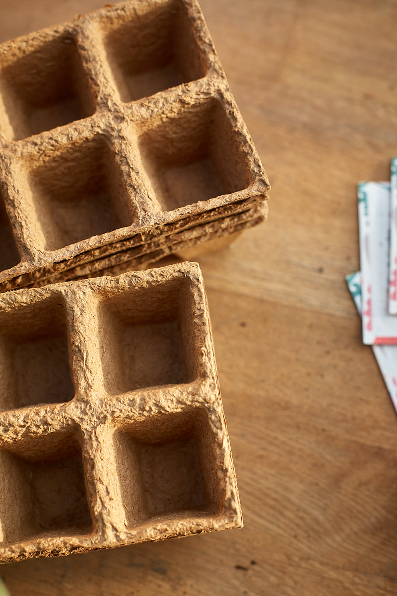 Firkantet fiberpottebakke 6 x 6 cm. 48 stk. (6 x 8 stk)